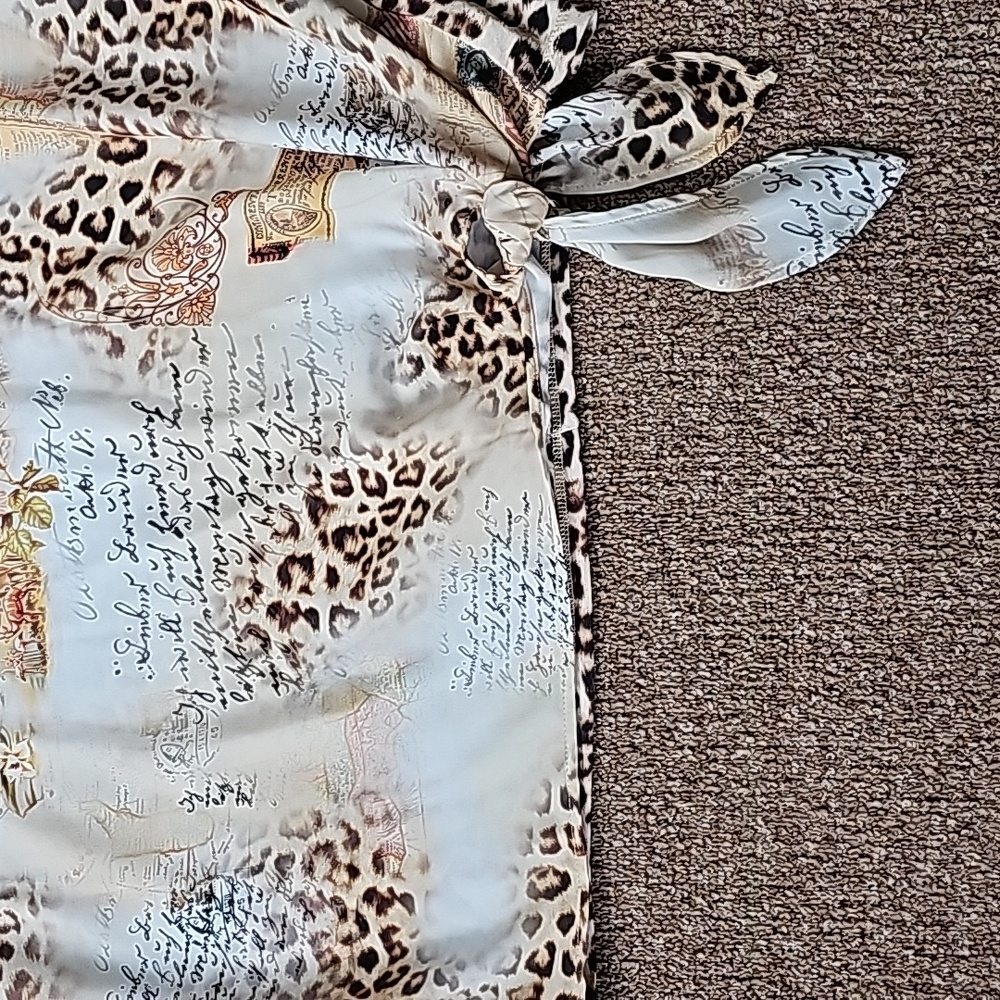 Top - Picture 6 of 16